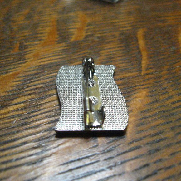 American Flag 1970's Mod Jacket Lapel Pin - Picture 4 of 4